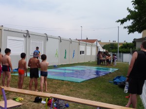 Pour le ventra-glisse, maillot recommandé !