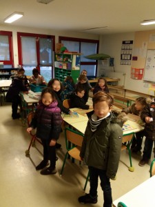 Les élèves en blouson à 8h45